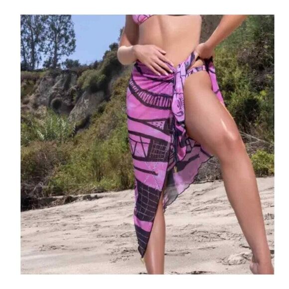 Swiminista x James Peter Henry Superb Long Sarong Beach Activities Print - Picture 1 of 4